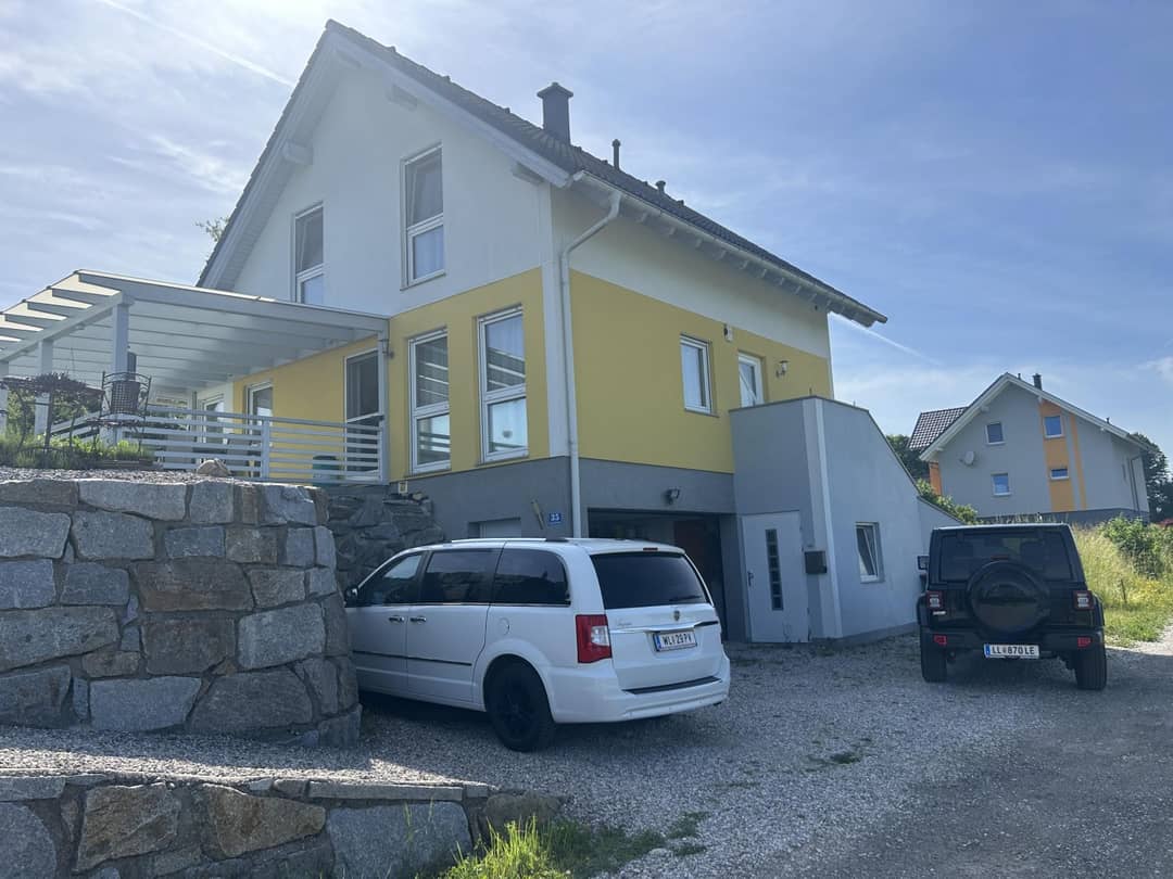 Single-family house with spacious terrace and garden in a quiet location
