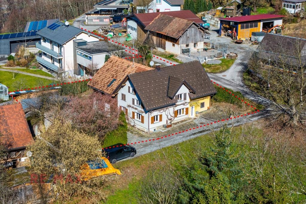 Sanierungsobjekt mit großem Grundstück in Hohenems
