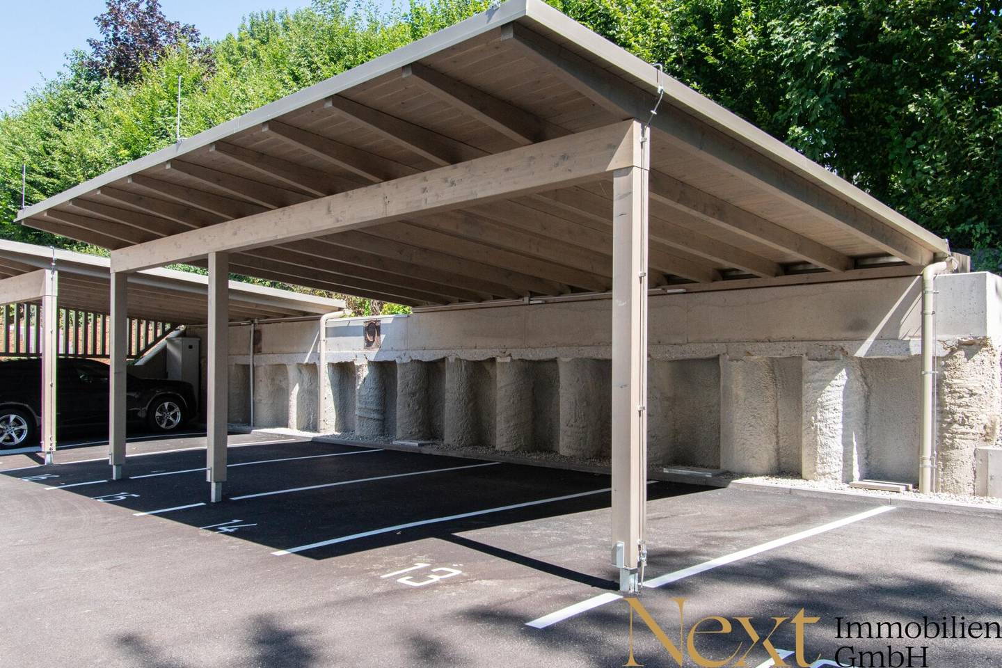 New build commercial space with parking by the Attersee