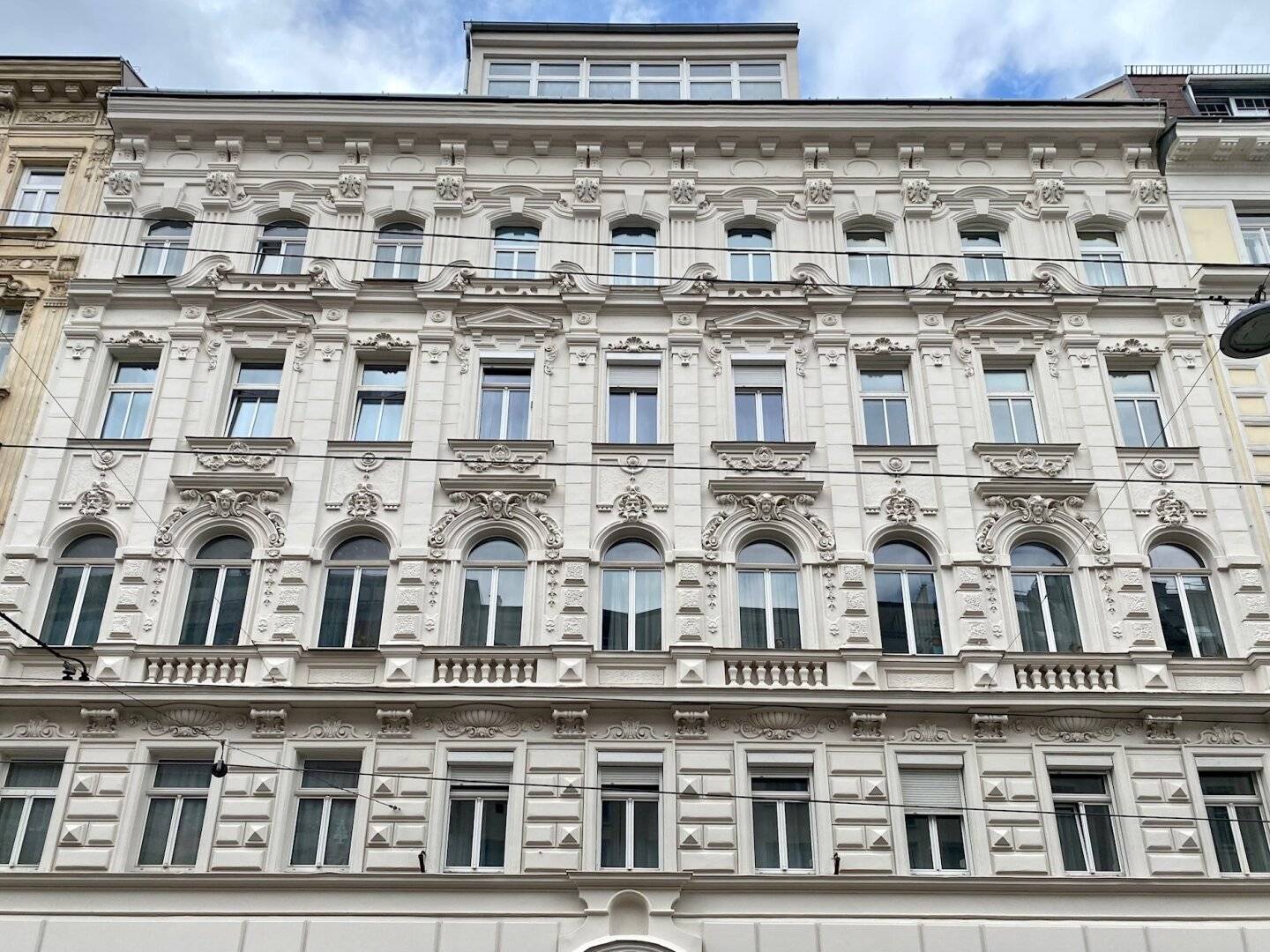 Ground Floor Commercial Space as Investment Property in Fasanviertel