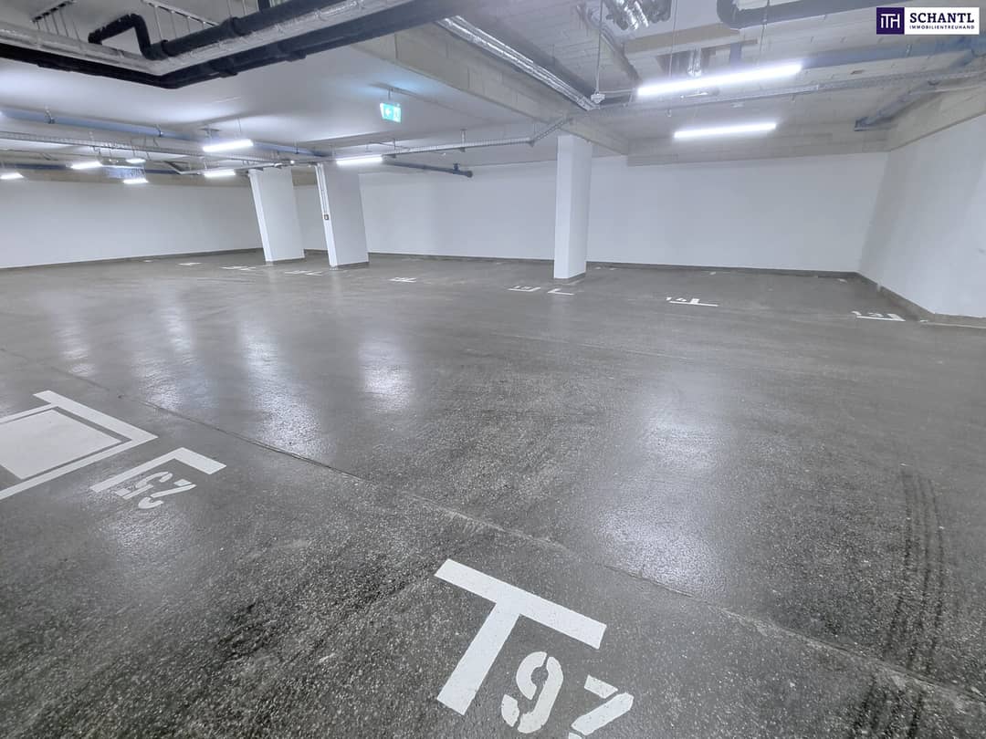 Underground parking space in a central location near Prager Straße
