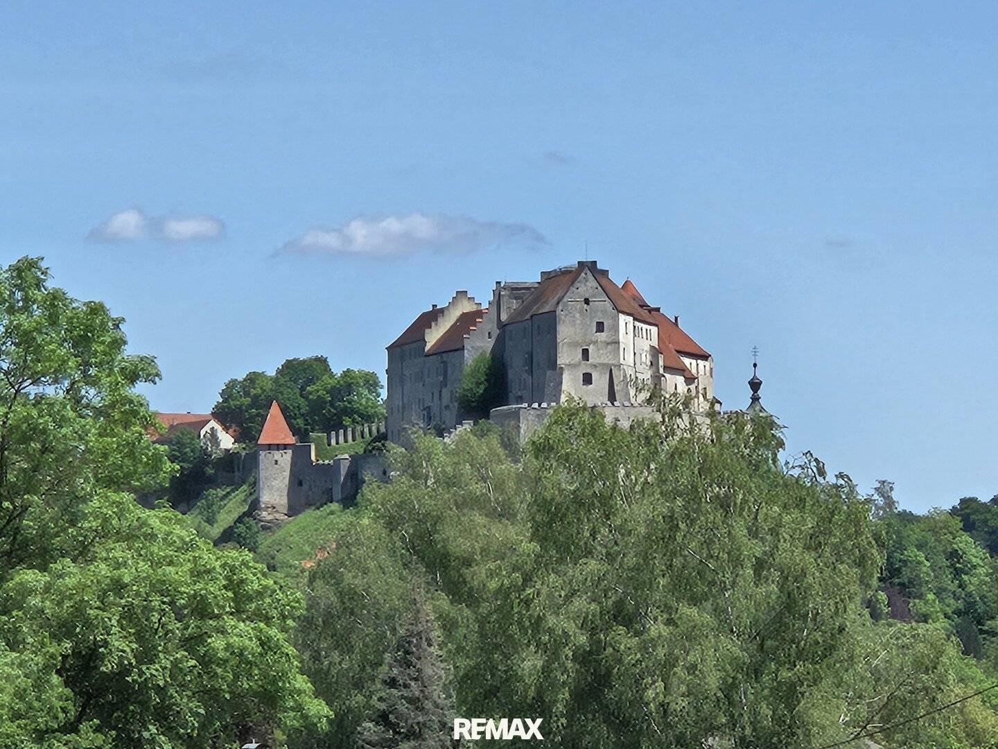 Baugrundstück mit Blick auf die Burg Burghausen