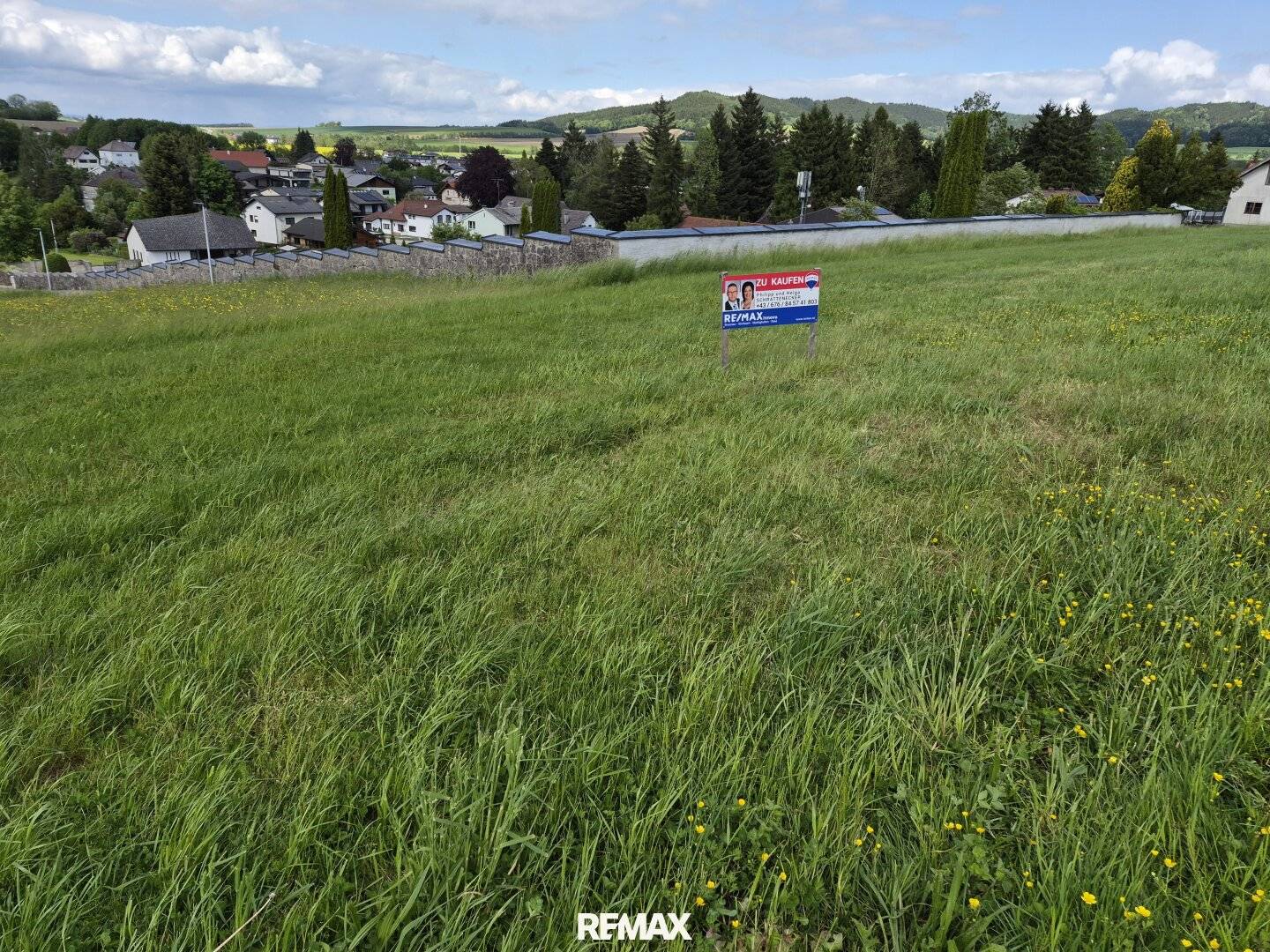Building plot in new residential area with utilities