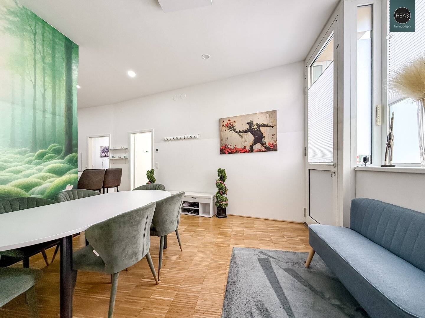 Commercial space with parquet and fitted kitchen in central location at Alois-Drasche-Park