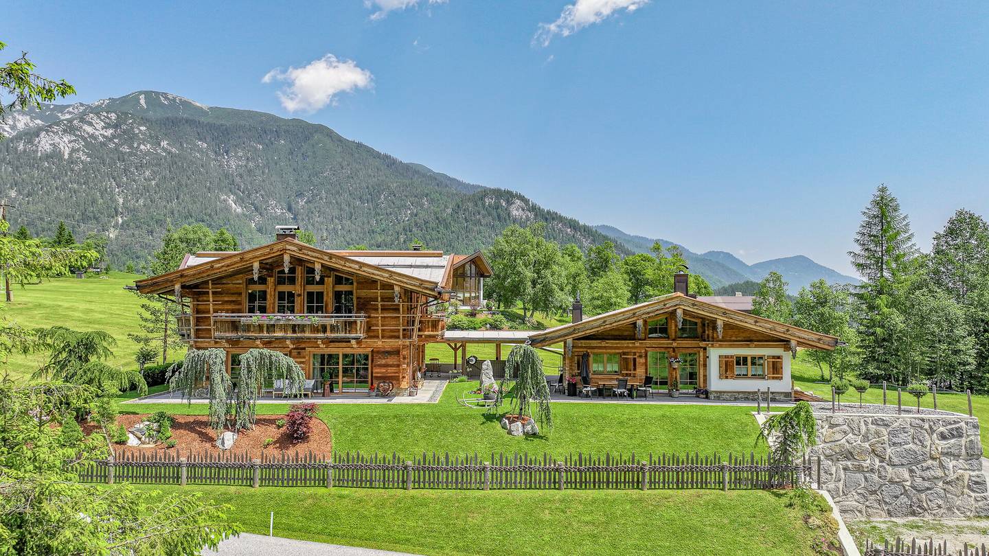 Zwei hochwertige Chalets in ruhiger Panoramalage