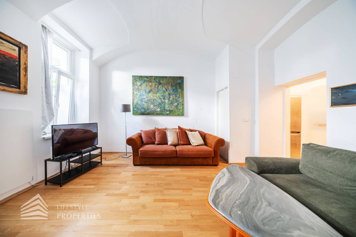 Old building apartment with garden access two units