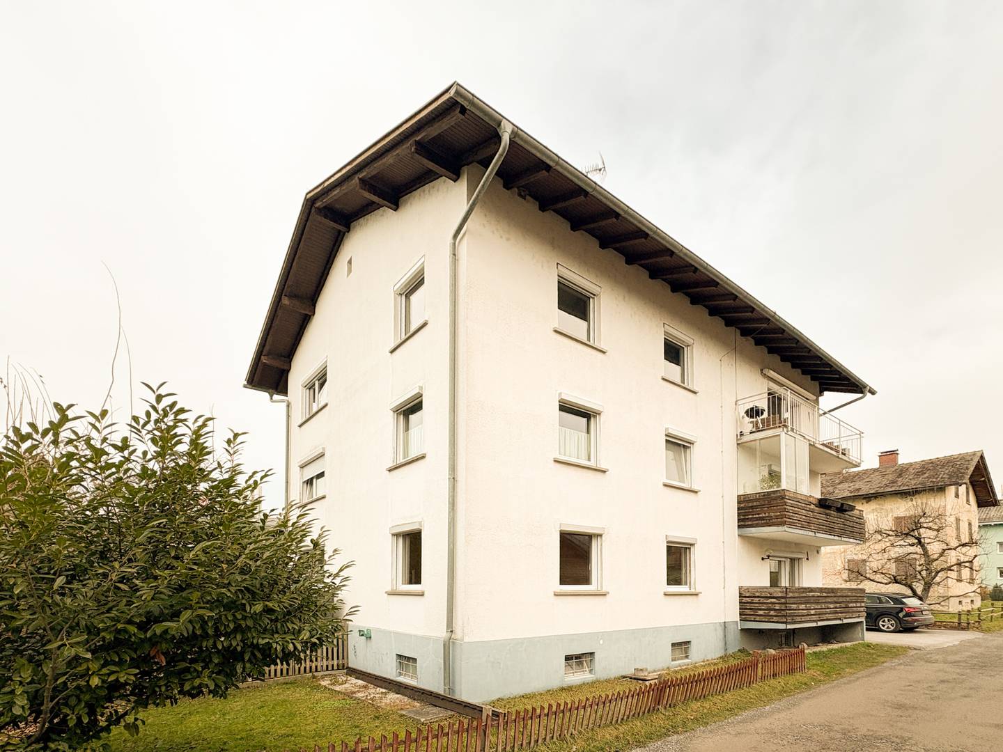 Near Lake Constance with garden area and parking space