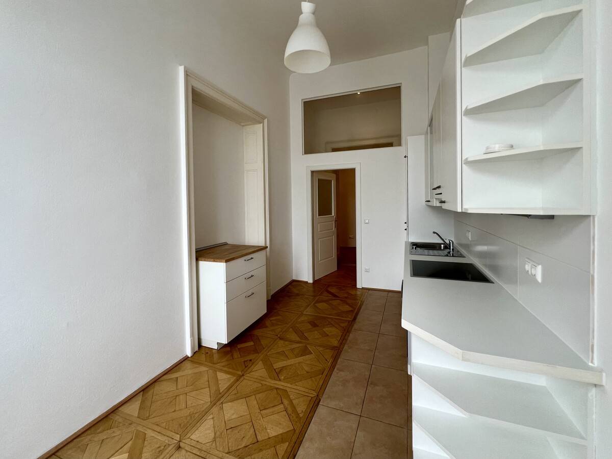 Neu sanierte Wohnung mit Aufzug im Zentrum