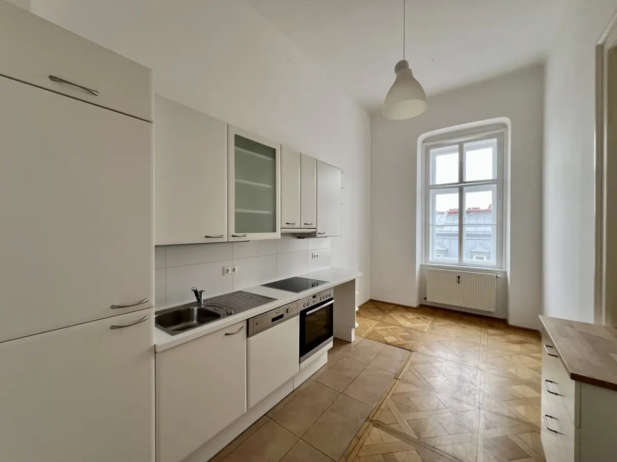 Newly renovated apartment with elevator in center
