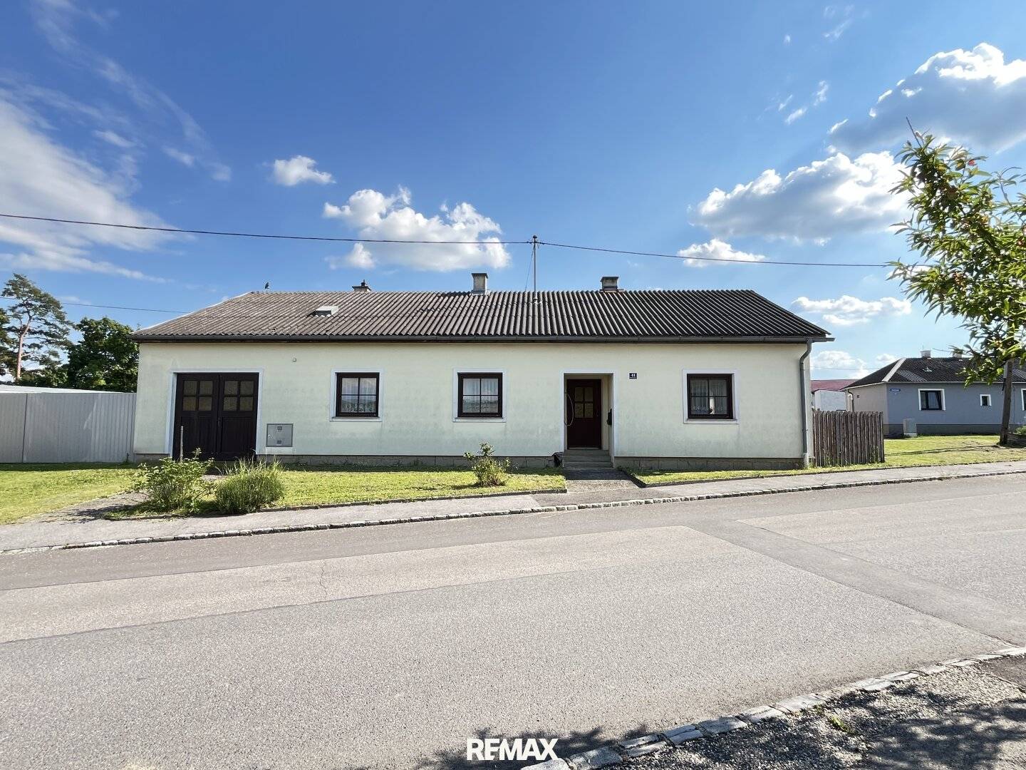 Barrierefreier Bungalow mit Garten und Garage