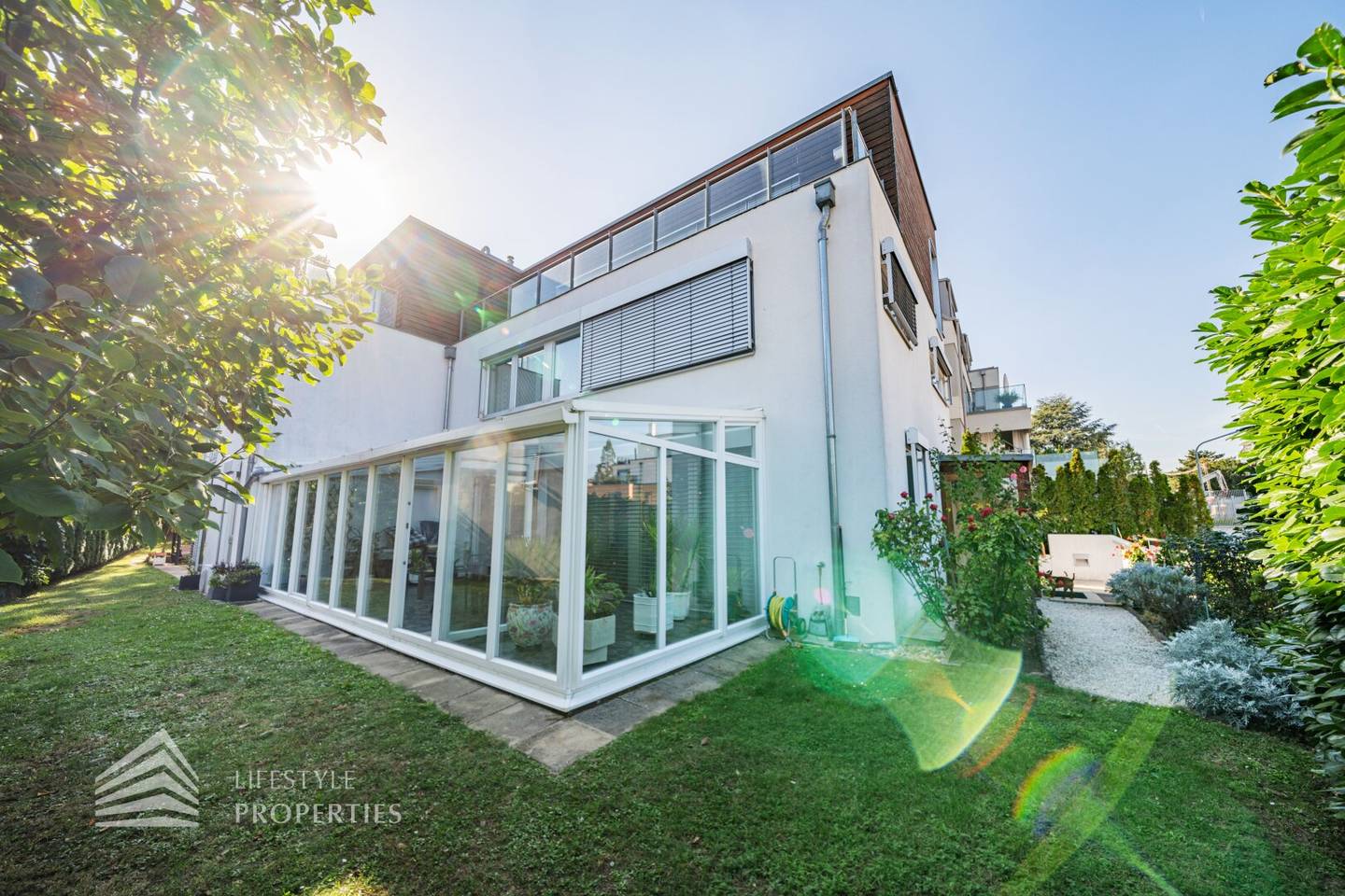12 room luxury villa with view over Wien