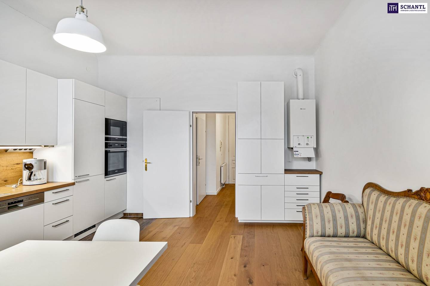 Wohnung Großzügige 4 Zimmer mit hofseitigem Balkon und Lift
