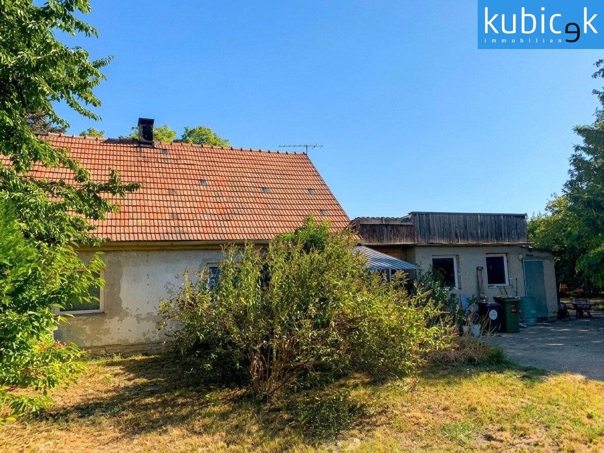 Leasehold plot with development potential in Hirschstetten