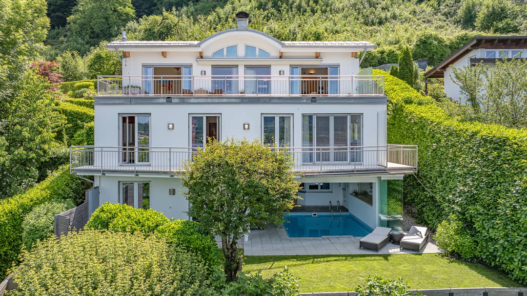 KITZIMMO-Exklusive Villa mit Pool am Traunsee kaufen - Immobilien Gmunden.