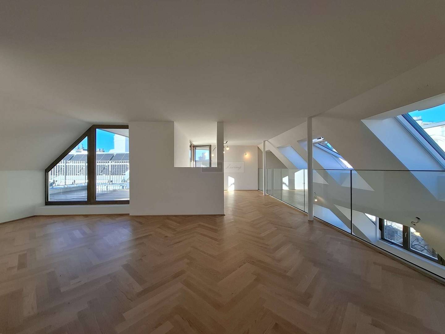 Dachgeschosswohnung with two roof terraces near Rochusmarkt