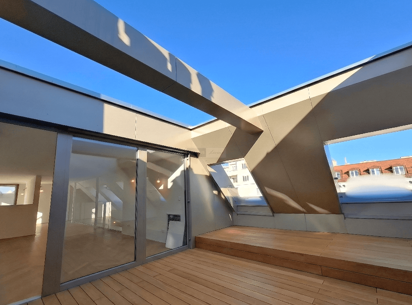 Dachgeschosswohnung with two roof terraces near Rochusmarkt