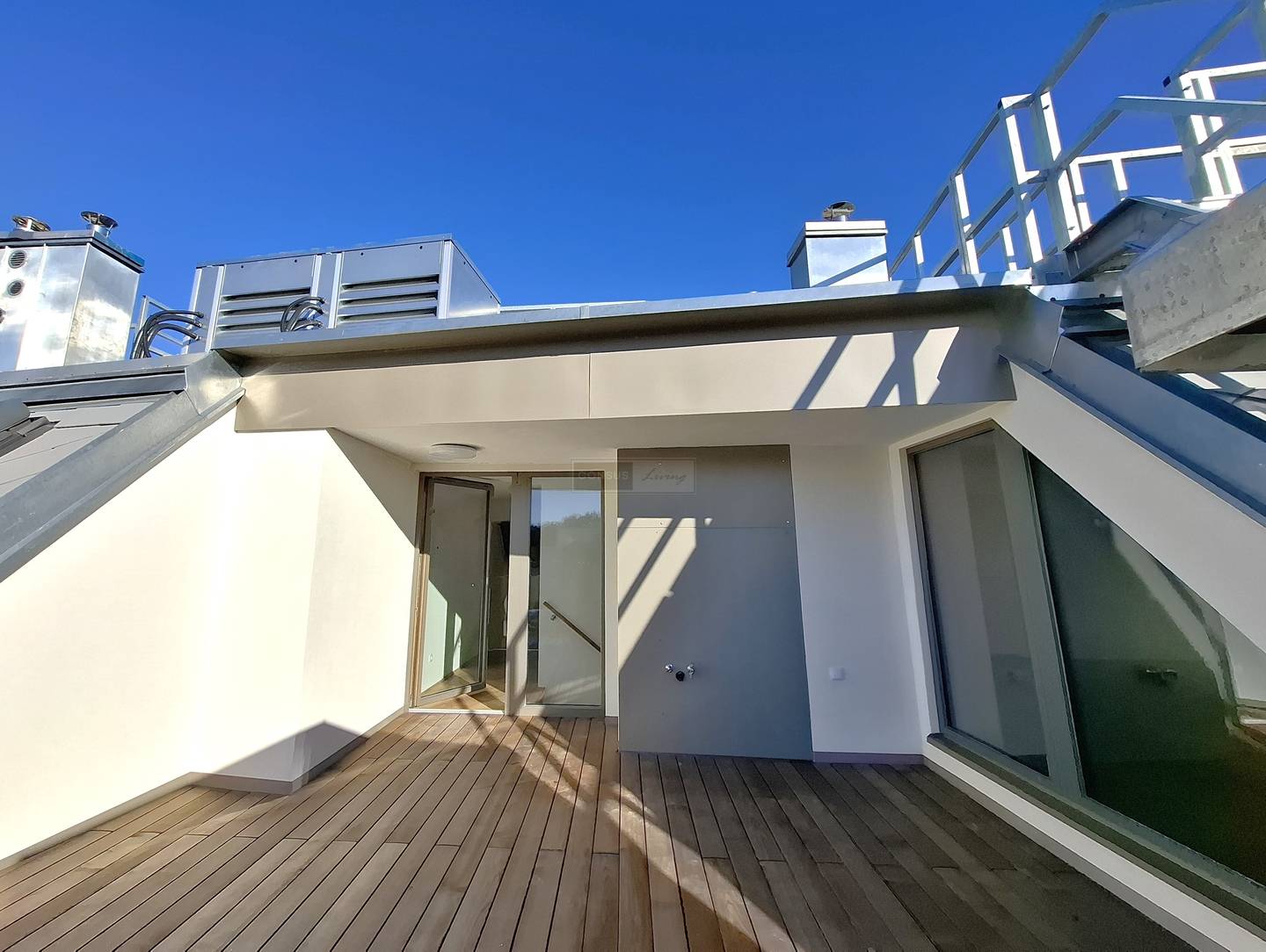 Dachgeschosswohnung with two roof terraces near Rochusmarkt