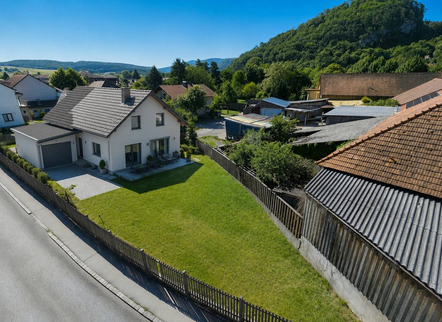Building plot in a quiet Wienerwald location