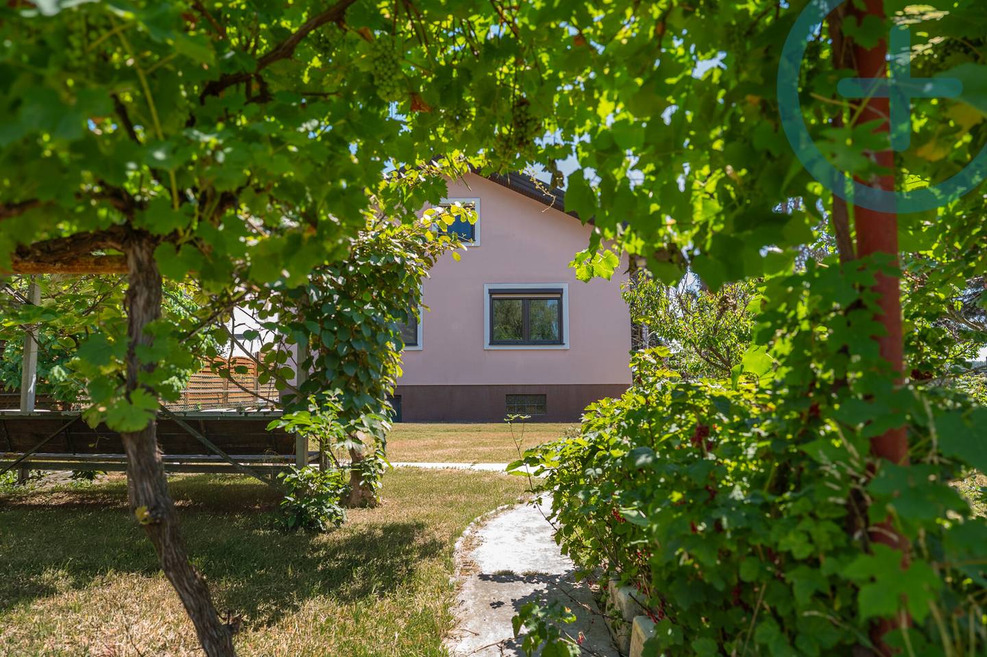 Einfamilienhaus mit großem Garten und Terrasse nahe der Lobau