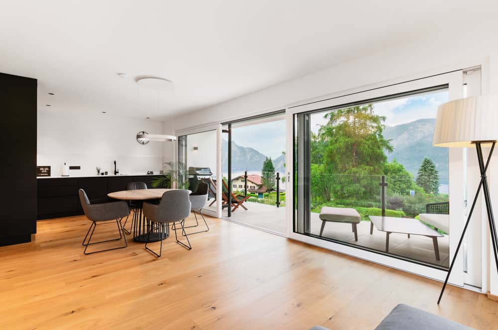 Apartment with Attersee view and covered terrace