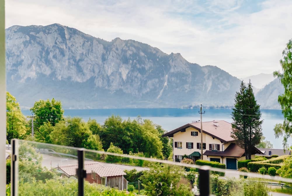 Apartment with Attersee view and covered terrace