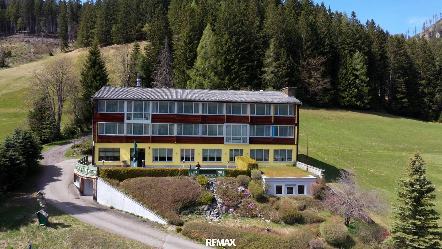Ehemaliges Hotel mit Hallenbad und Wellnessbereich in Hohentauern