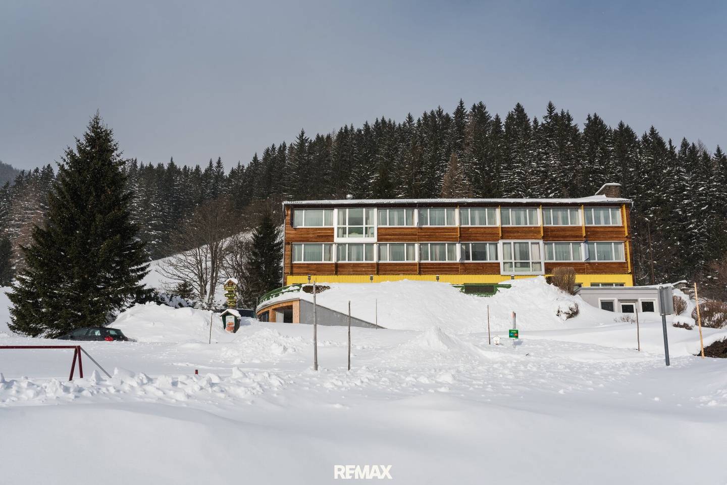 Ehemaliges Hotel mit Hallenbad und Wellnessbereich in Hohentauern