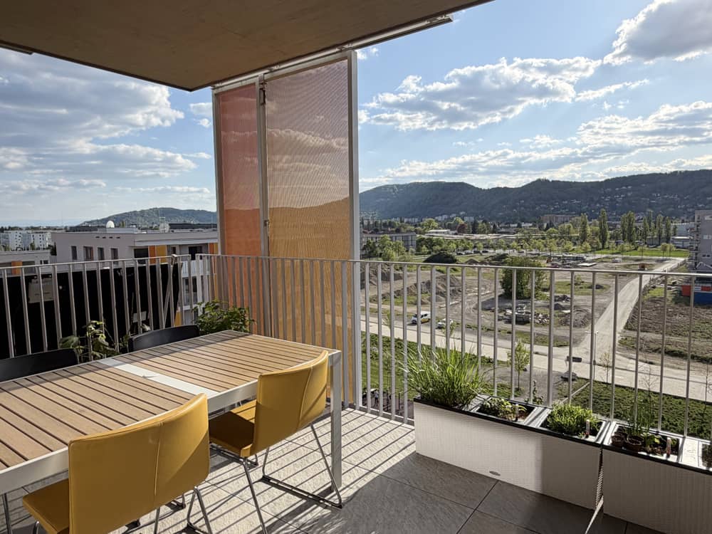 Neubauwohnung im letzten Liftstock mit Terrasse