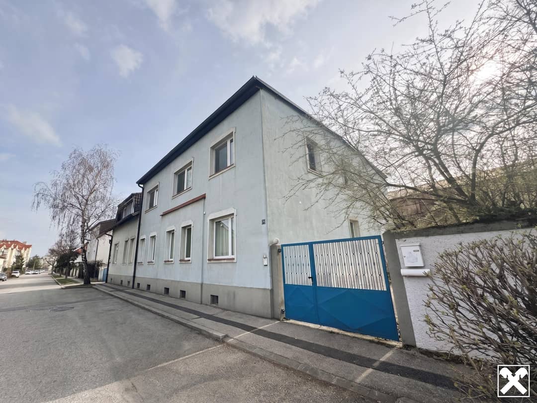 Anlageimmobilie mit Garten Balkon und Terrasse