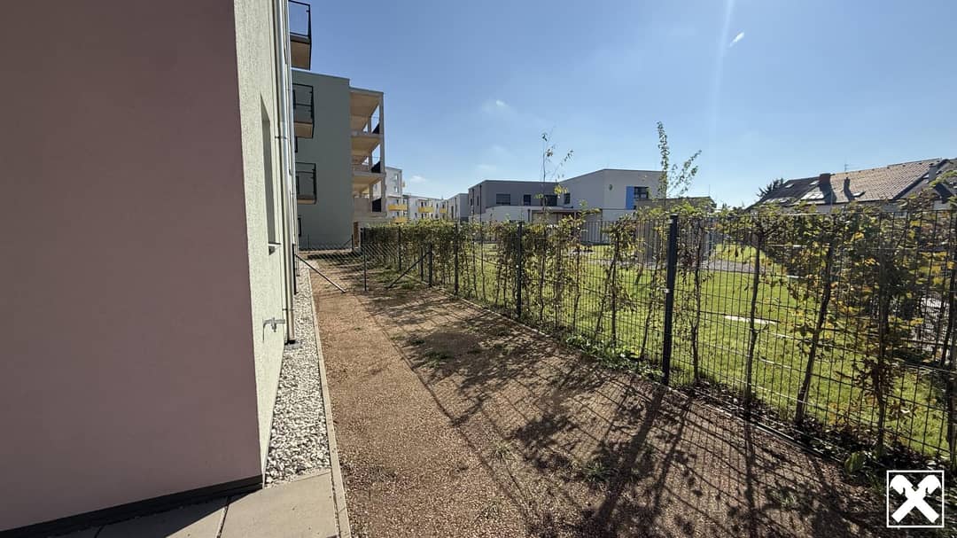 Wohnung Neubau mit Garten und Terrasse