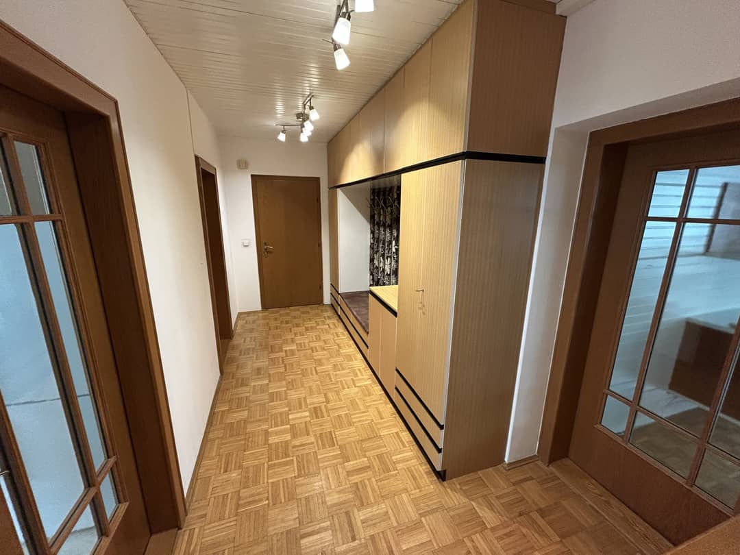Wohnung mit Loggia Glasfaseranschluss und Parkplatz