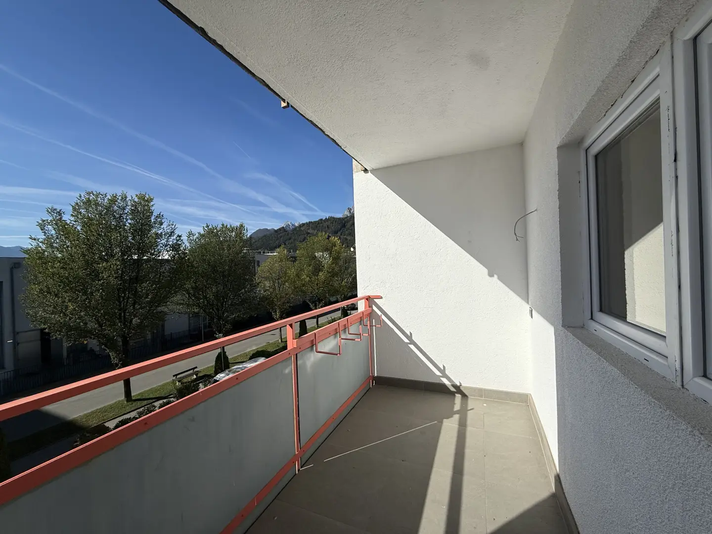 Stilvoll sanierte Wohnung mit Loggia in zentraler Lage