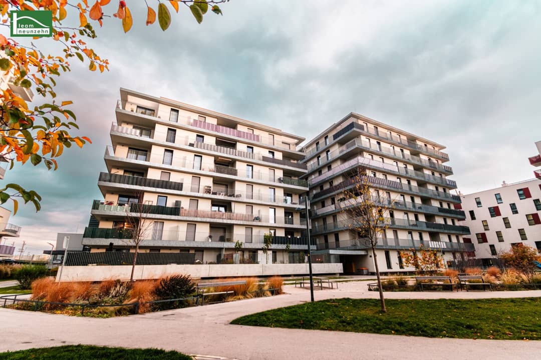 Apartment in a quiet green setting with a spacious balcony