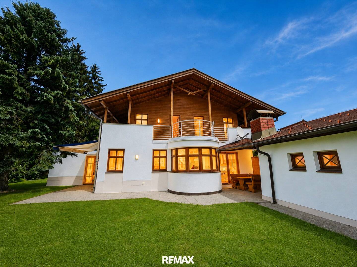 Architektenvilla mit Arztpraxis und Weitblick in Mittersill