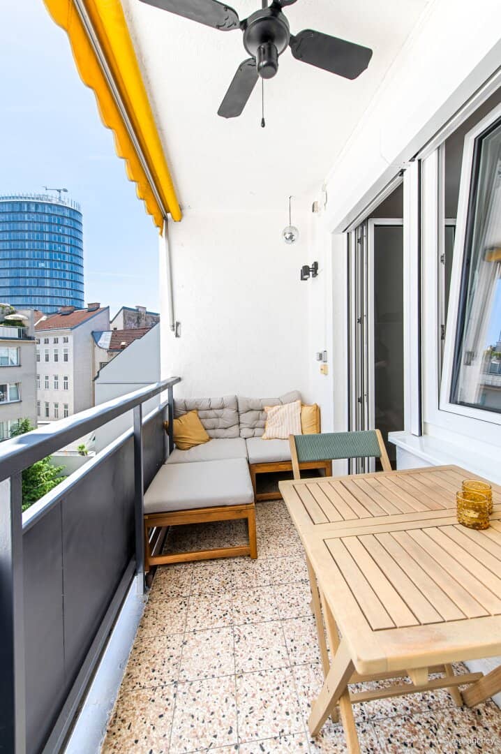Neuwertige Wohnung mit Loggia nahe U Bahn