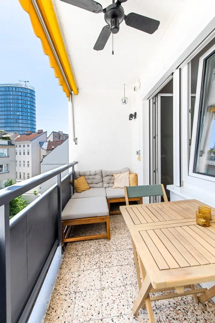 Like new apartment with loggia near the subway