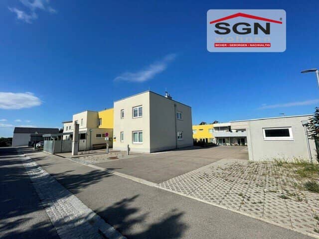 Bright apartment with balcony and parking space