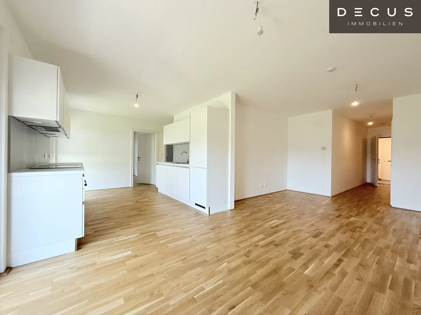 / 4. ETAGE / BALKON / 3 ZIMMER / VERFÜGBAR AB SOFORT / GUTE AUFTEILUNG