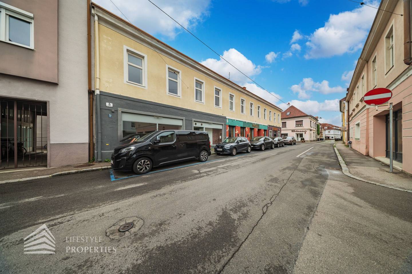 Sanierungsbedürftiges Zinshaus im Stadtkern