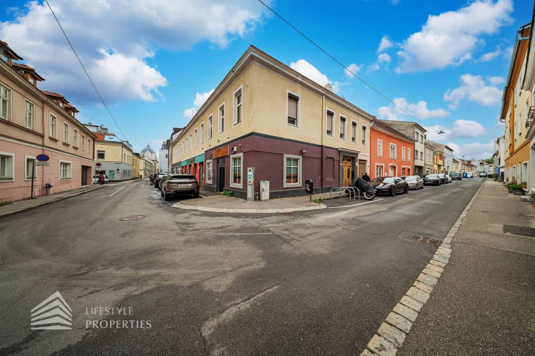 Sanierungsbedürftiges Zinshaus im Stadtkern