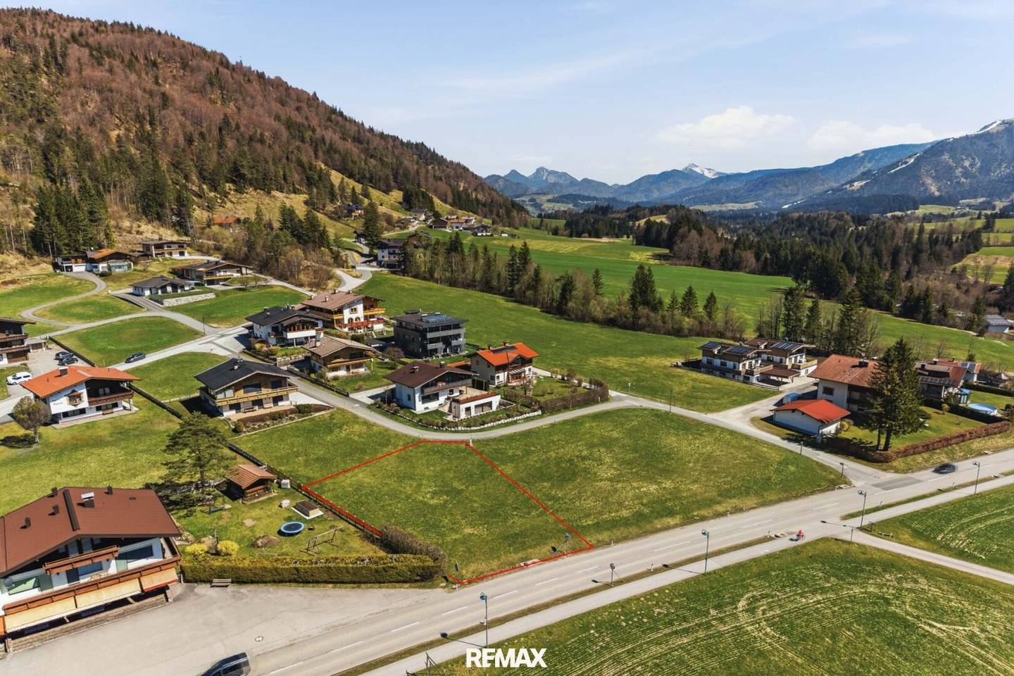 Sonniges Grundstück in Kössen für Doppelhaus