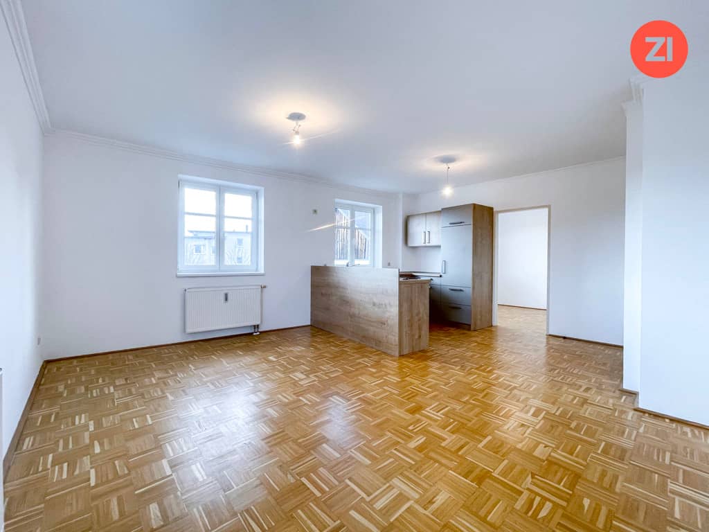 Apartment with private garden in a calm estate
