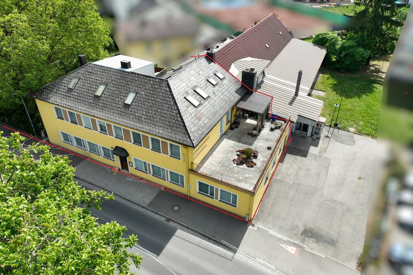 Zentral gelegenes Wohn und Geschäftshaus mit Garten und Terrassen