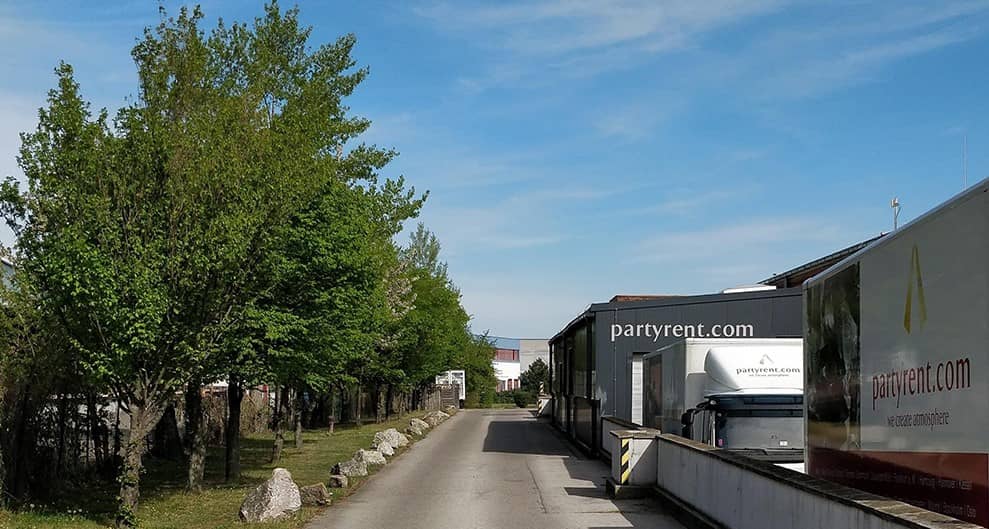 Business park with flexible halls and storage space in Liesing