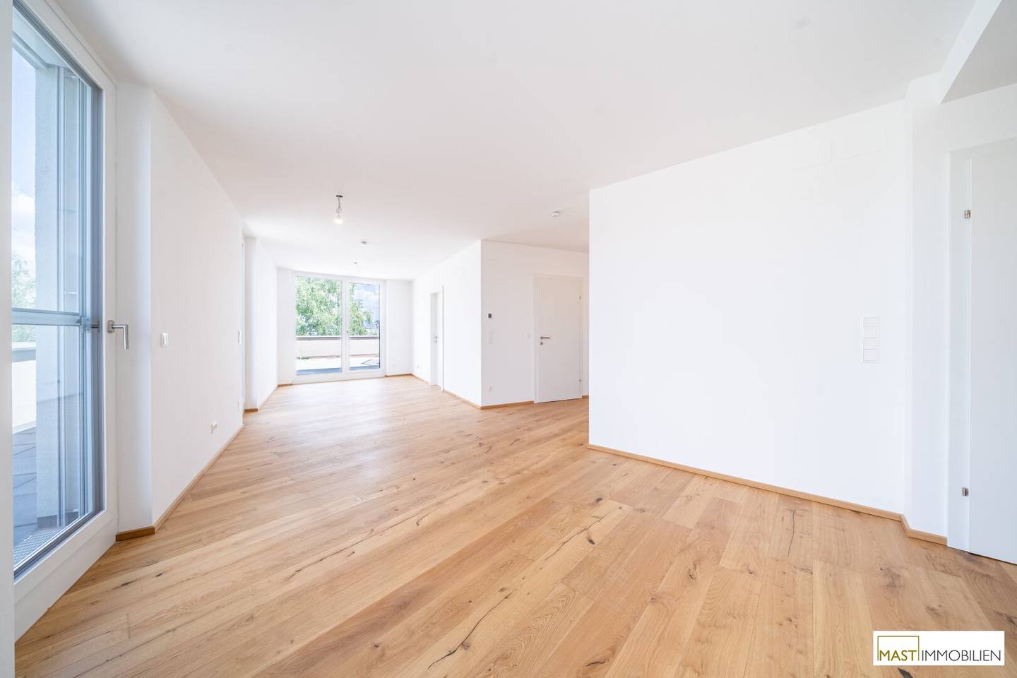 Attic apartment with private plot and lake view
