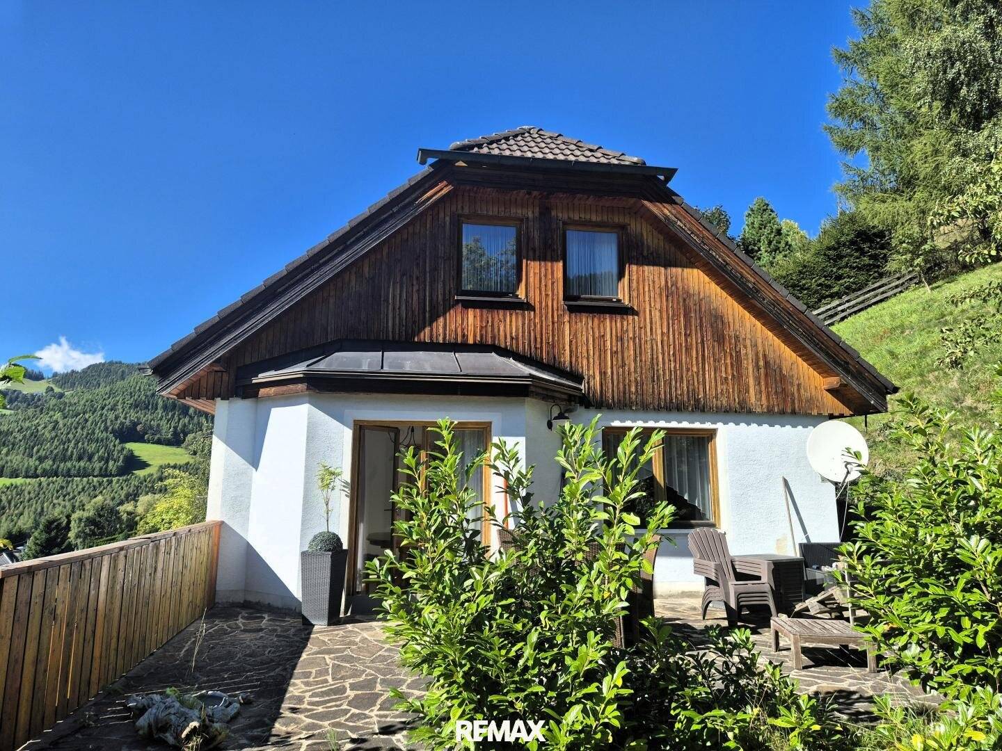 Einfamilienhaus mit sonniger Terrasse und Obstgarten in Skilagenähe