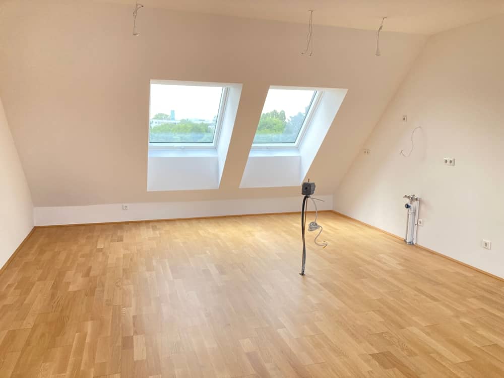 Top floor apartment with terrace and wide view