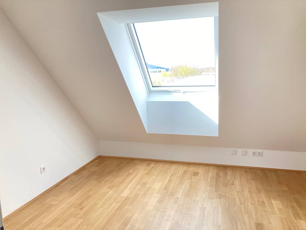 Top floor apartment with terrace and wide view