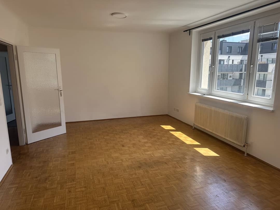 Bright new build apartment with loggia and greenery view in 17th district