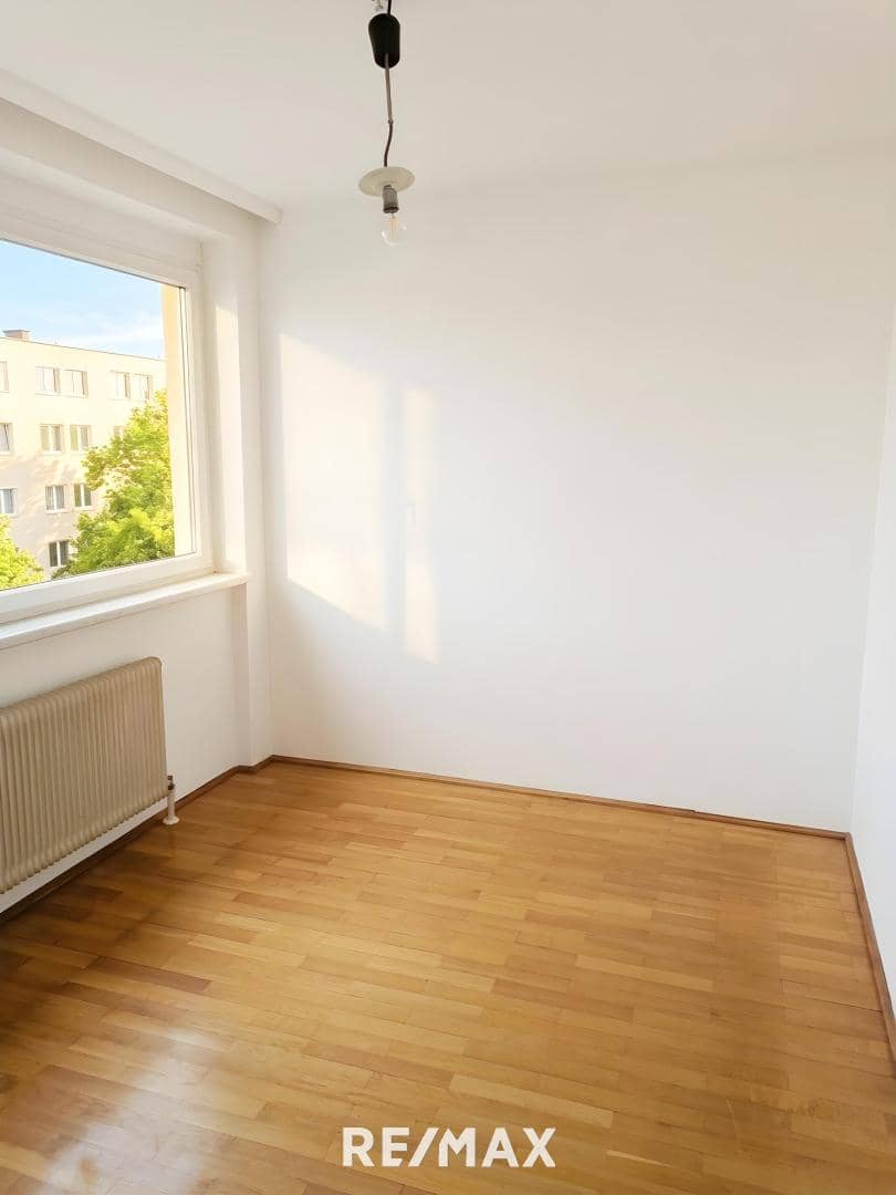 Apartment with strong yield Loggia and two parking spaces